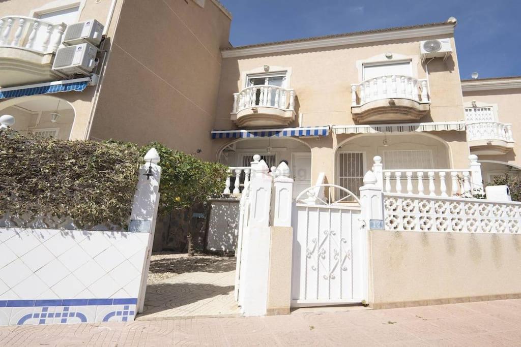 Вилла The Triana Townhouse Сьюдад-Кесада Экстерьер фото